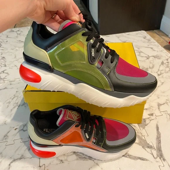 FENDI SNEAKERS - Picture 4 of 12